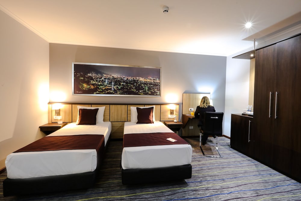 Mercure Tetovo 28/72