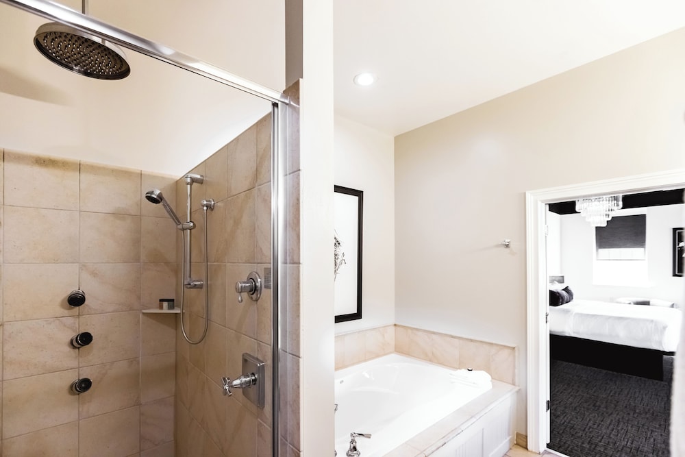 The Delafield Hotel 49/50
