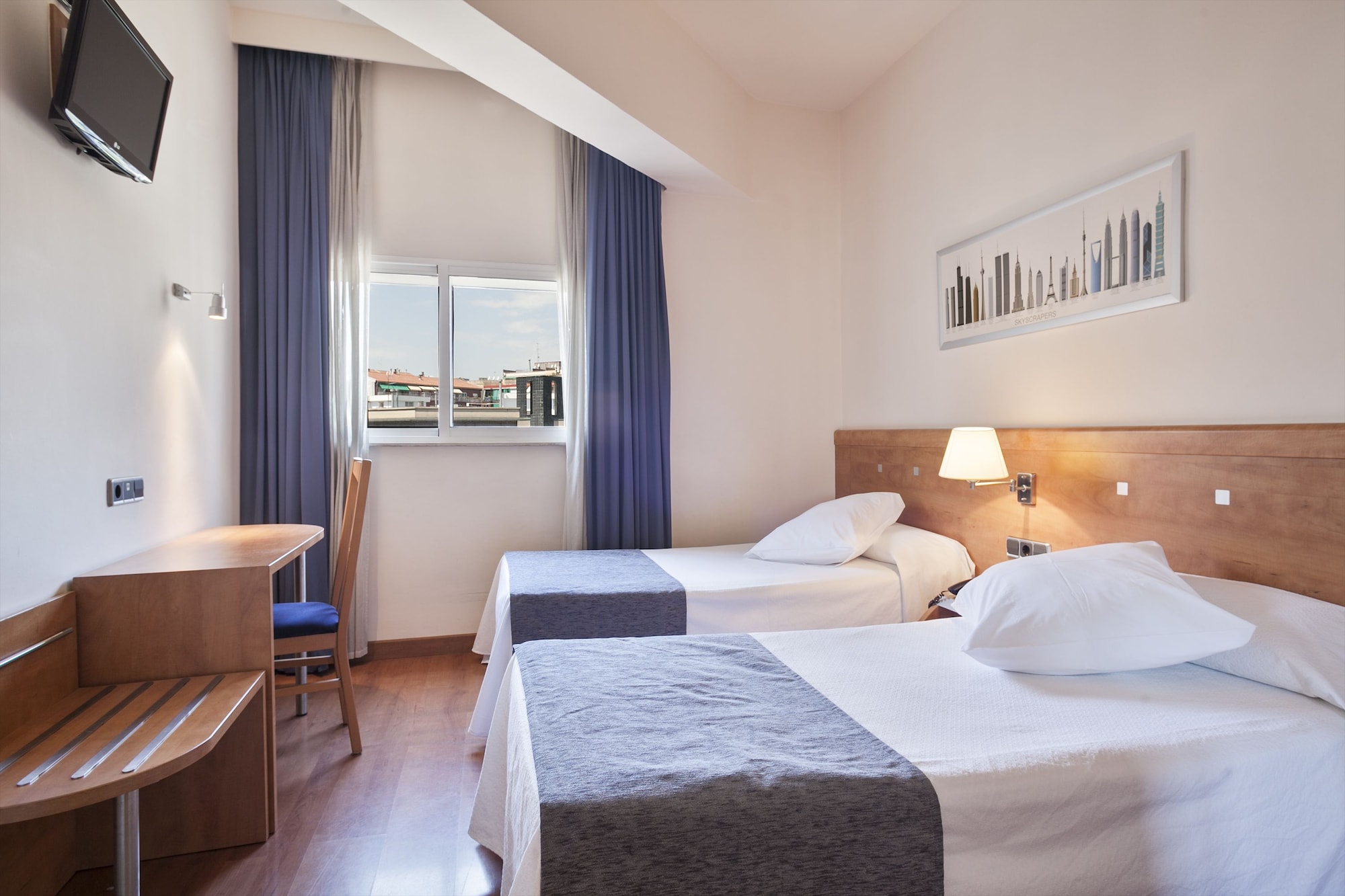 ROOM, QUADRUPLE