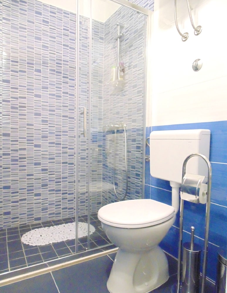 Peruzovic Rooms Apartments 63/70