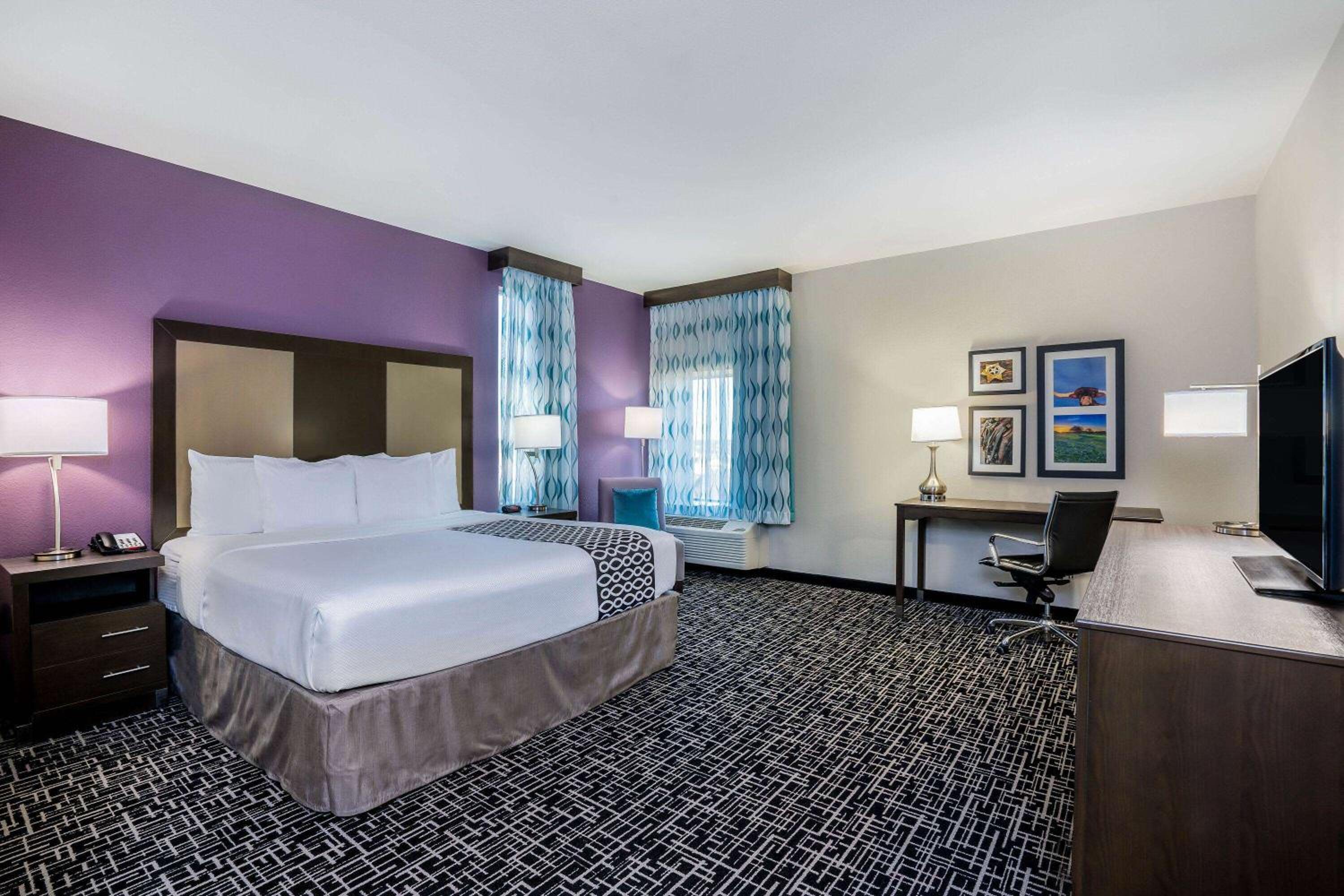Room, King Bed, Bathtub, Accessible