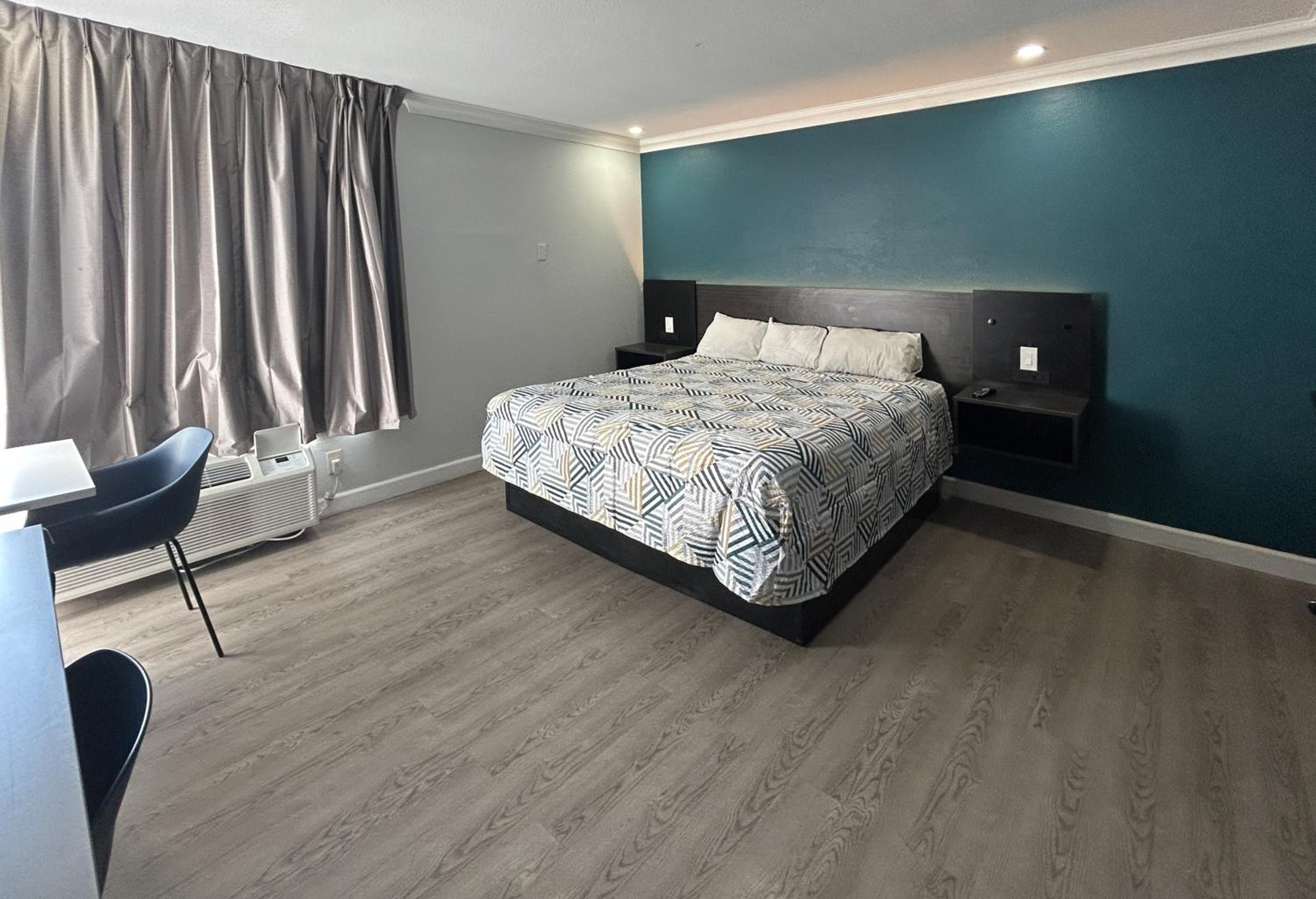 Studio6 Suites Buena Park, CA – Anahiem/Near Maingate Knotts 7/33