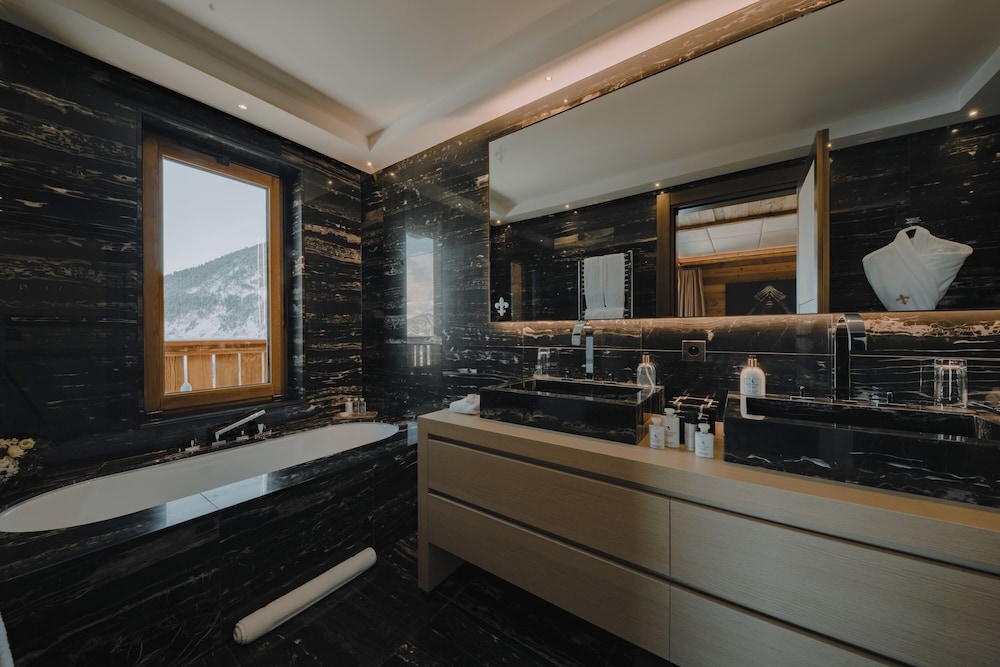 Ultima Courchevel Belvedere 48/50