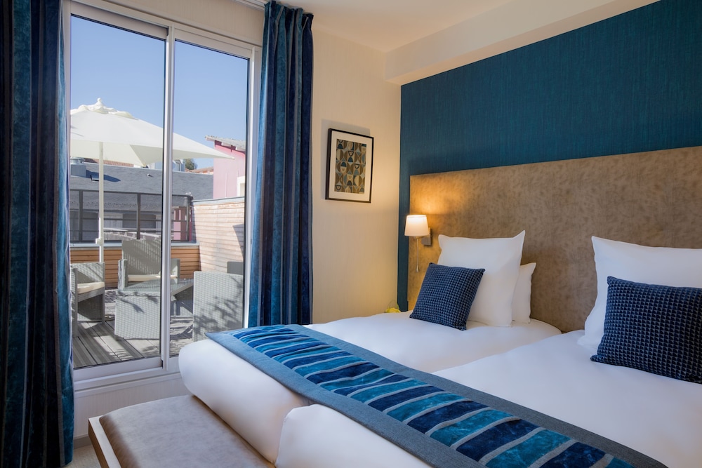 COMFORT, DOUBLE BED
