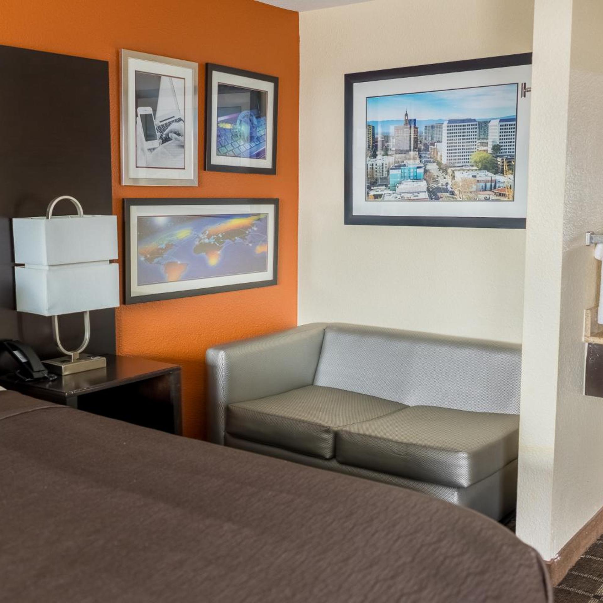 Oregon Trail Inn and Suites 23/50