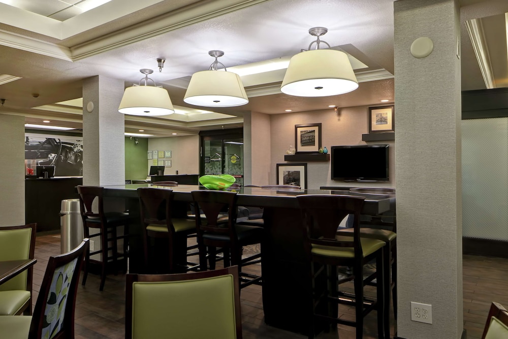 Hampton Inn Atlanta/Woodstock 25/34
