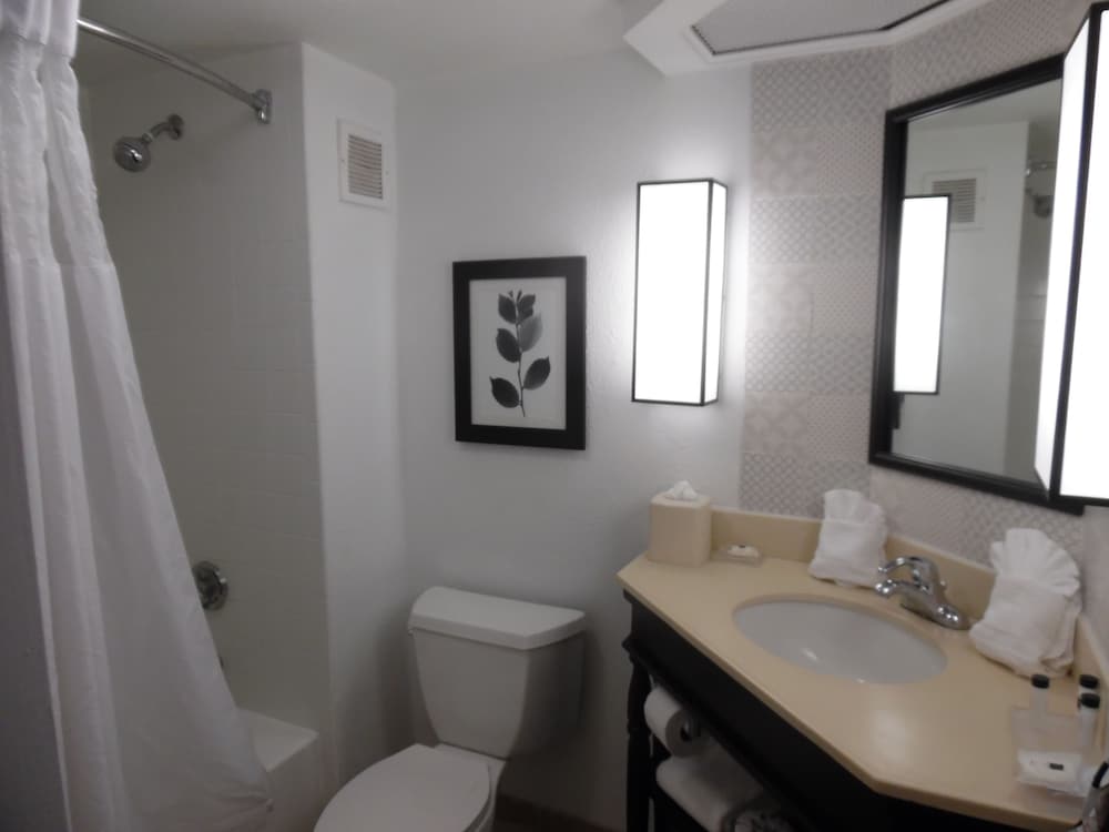 Wingate by Wyndham Jacksonville FL 53/57