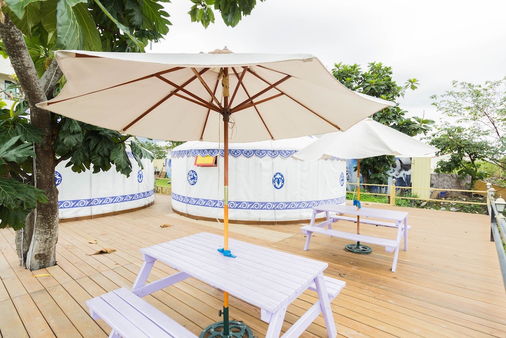 Shan Hai B&B 37/43