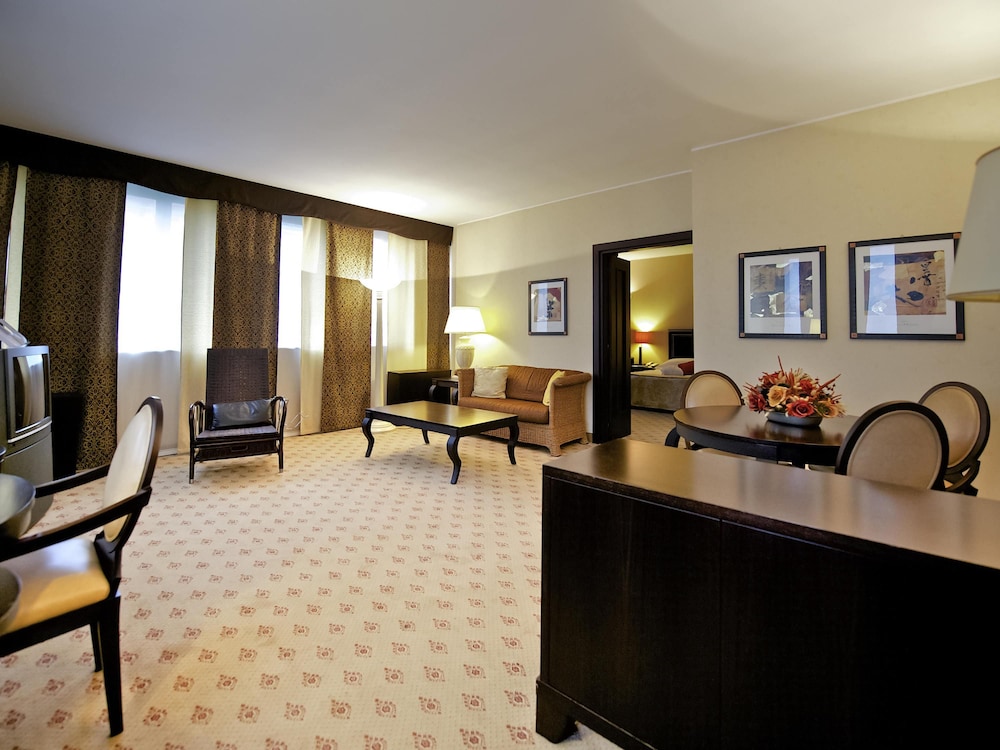 Mercure Roma West 41/73