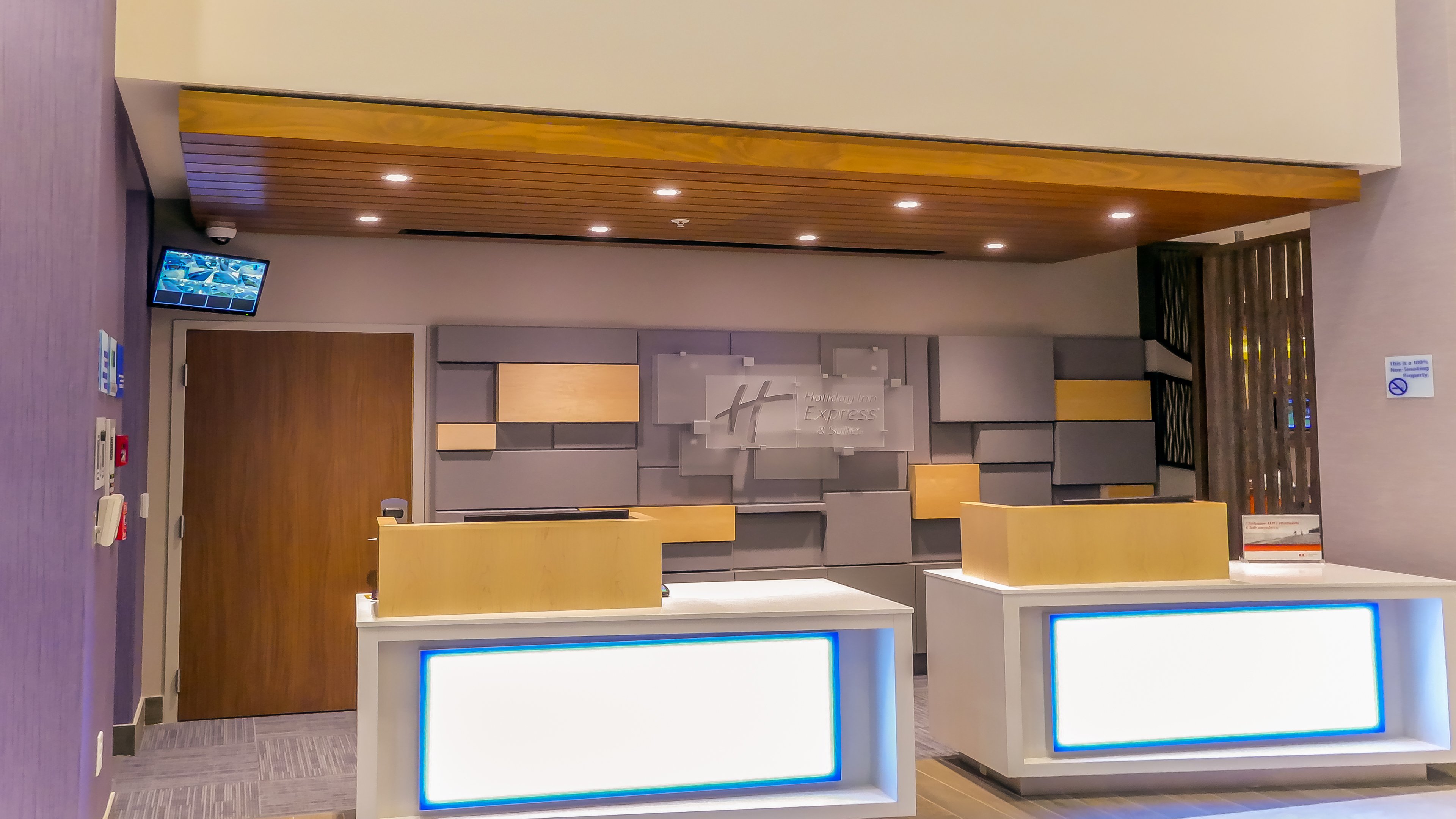 Holiday Inn Express & Suites Miami Airport East 6/69