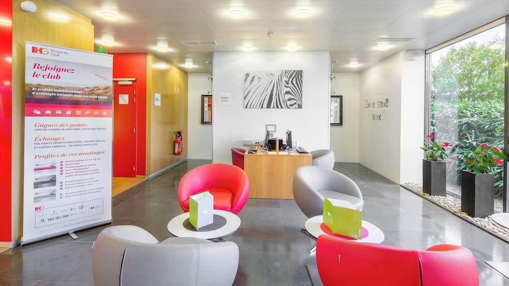 HOLIDAY INN EXPRESS SAINT NAZAIRE 42/76
