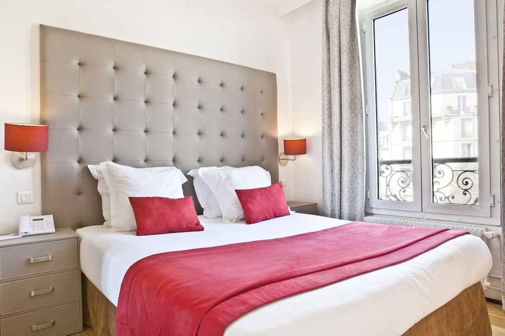 Hotel Eiffel Segur 34/69