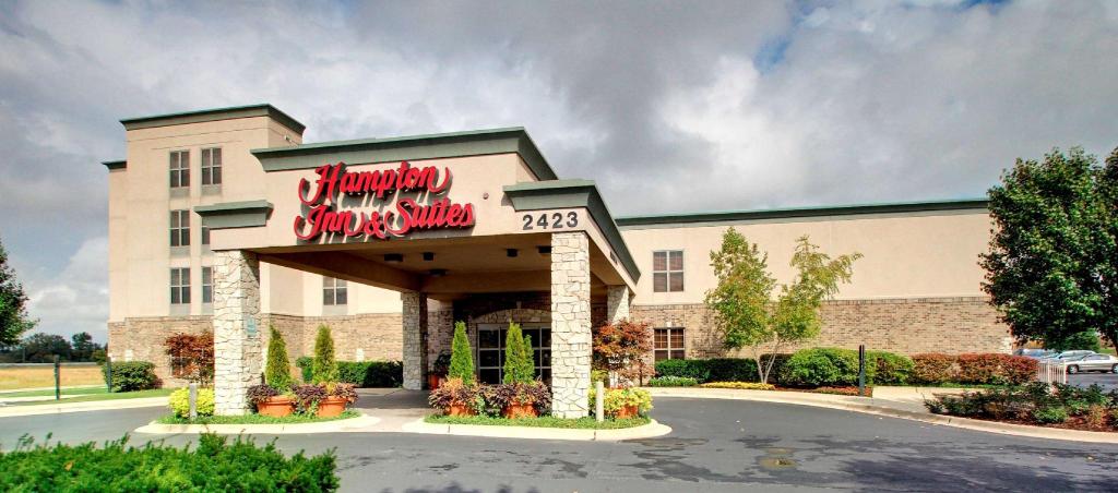HAMPTON INN AND SUITES CHICAGO AURORA in AURORA - IL