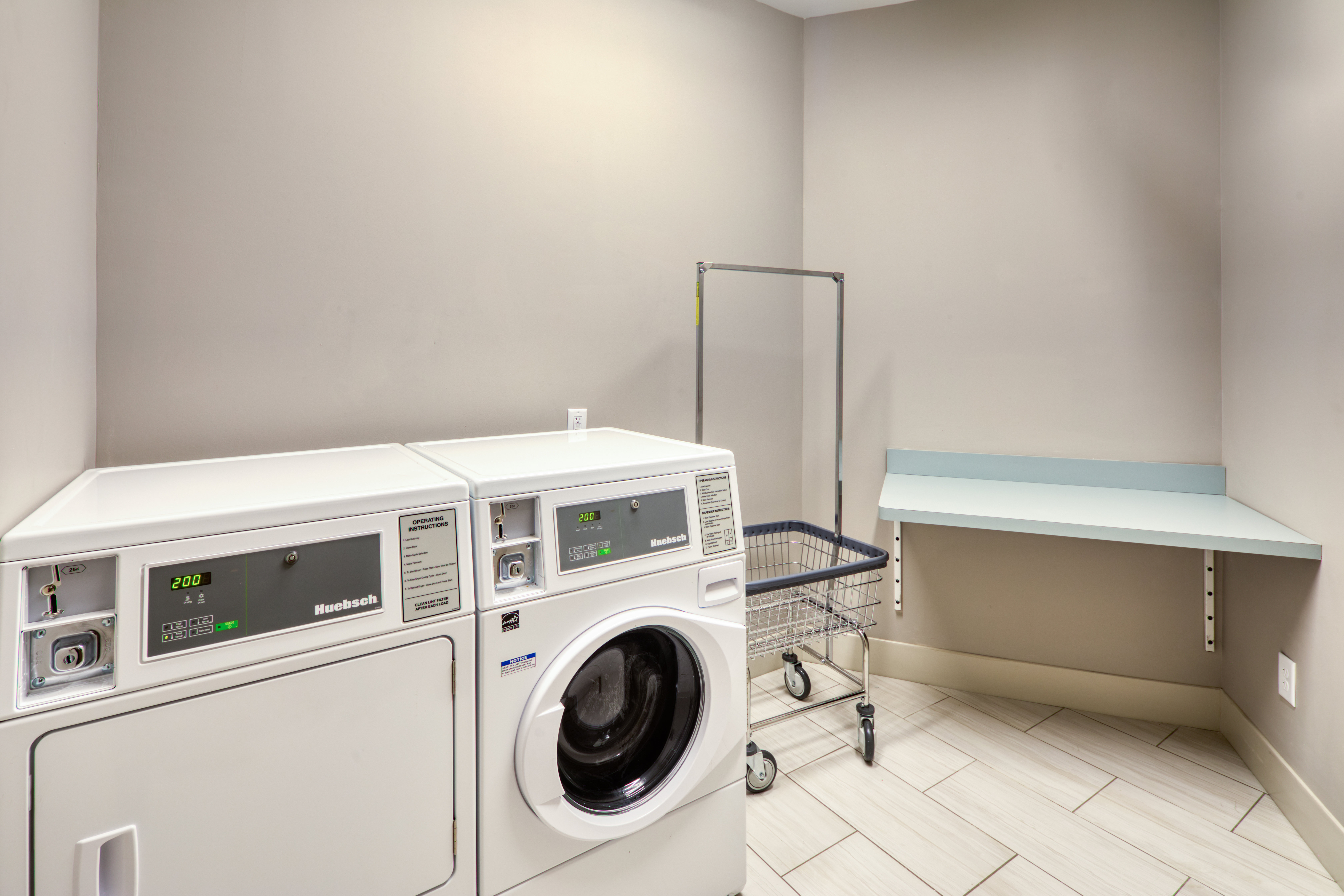 Holiday Inn Express & Suites Charlotte - South End 34/73