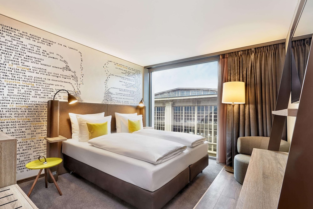 Comfort, Queen Bed