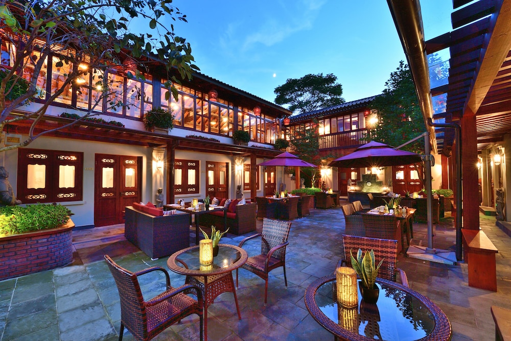 The Jingshan Garden Hotel 5/66
