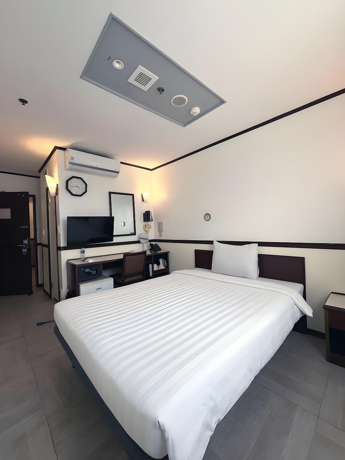 Room, Single, Smoking