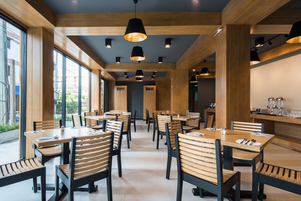 Asana Hotel & Residence 47/51