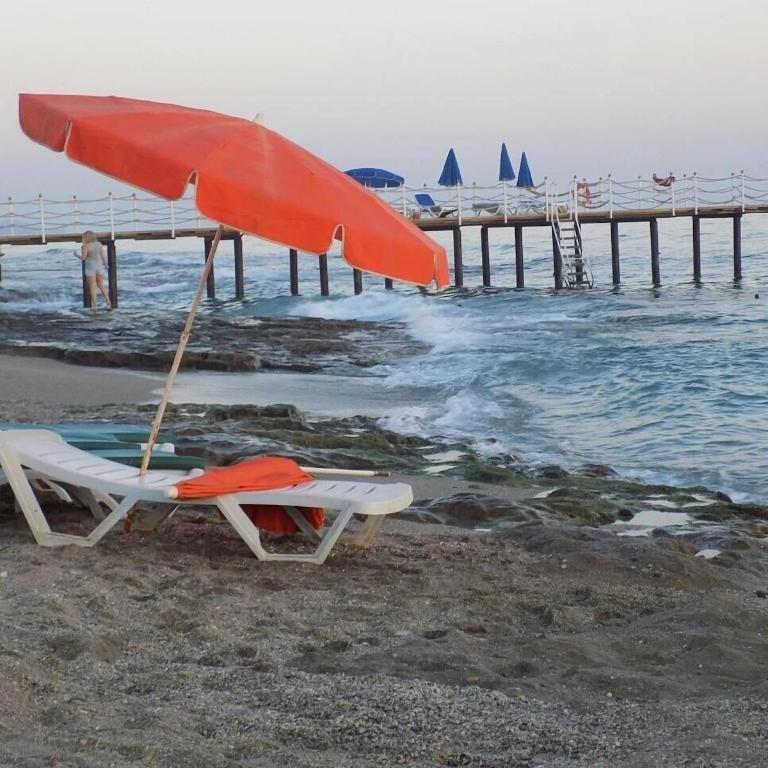 Semt Luna Beach Hotel 41/45