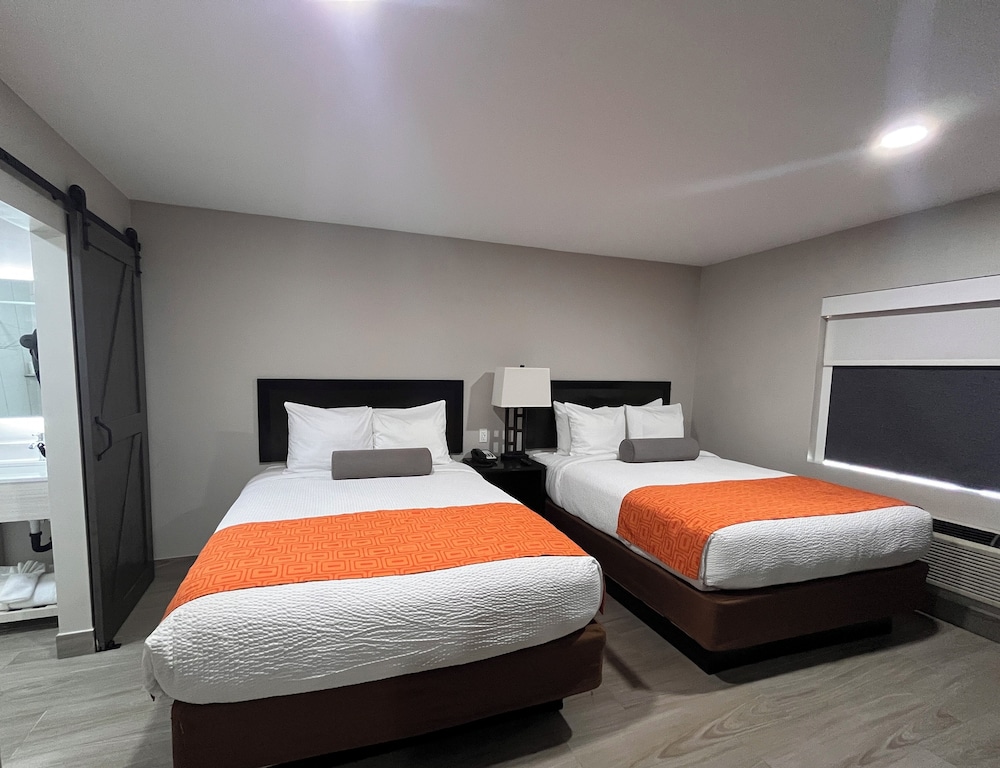 FAMILY, SUITE, QUEEN BED, KITCHENETTE