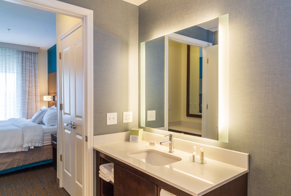 RESIDENCE INN CLEVELAND AVON AT THE EMERALD EVENT CENTER 8/53