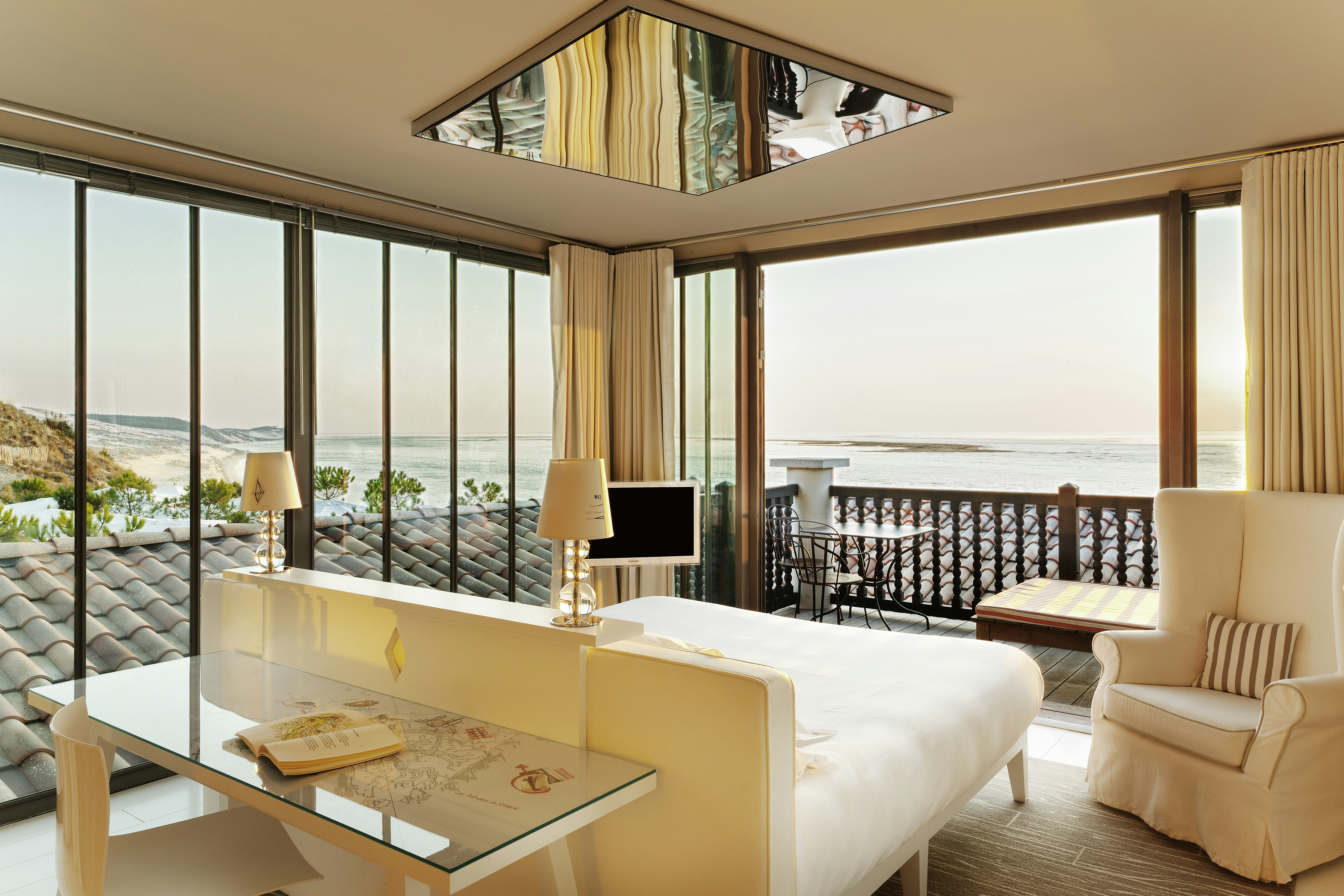 Hotel La Co(o)rniche 17/64