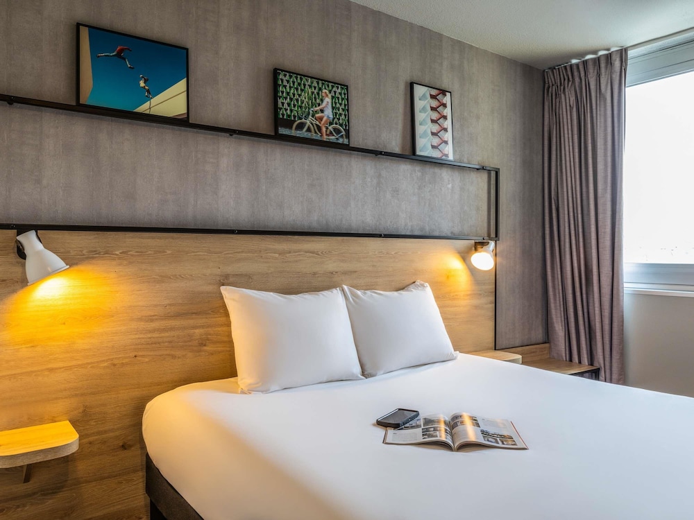 ibis Paris Gennevilliers 11/76