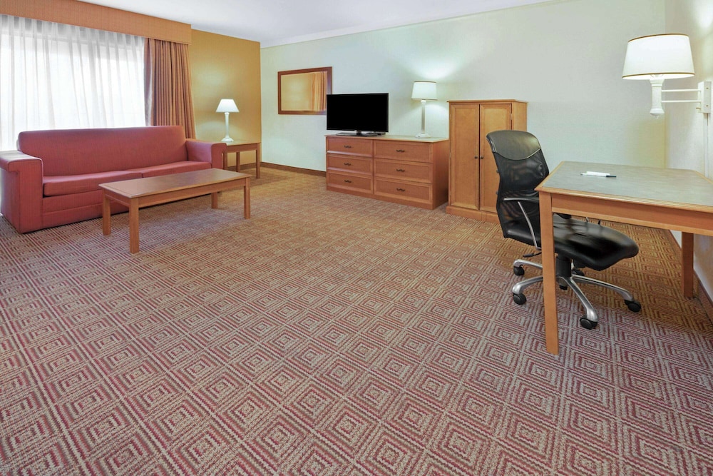 La Quinta Inn And Suites By Wyndham Salt Lake City Layton 21/24