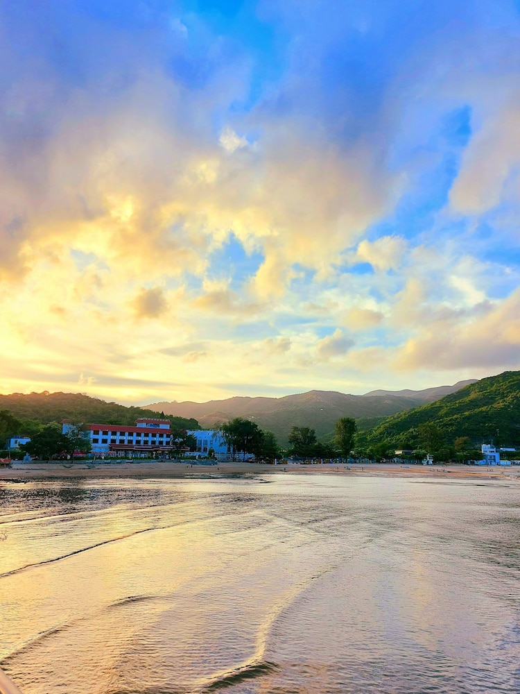Silvermine Beach Resort 60/68