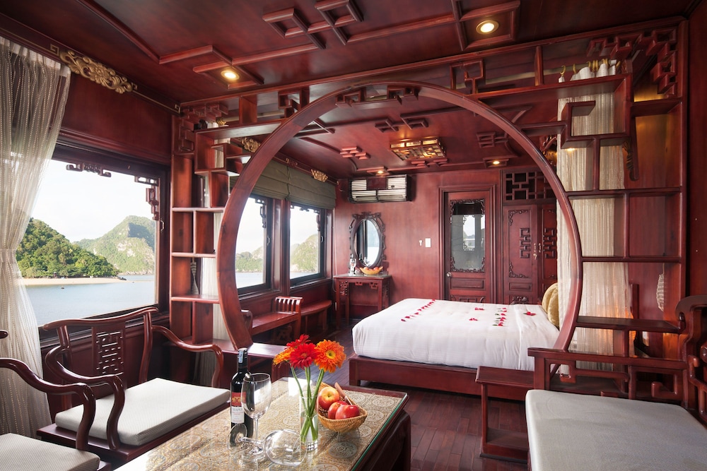 Halong Royal Palace Cruise 48/62