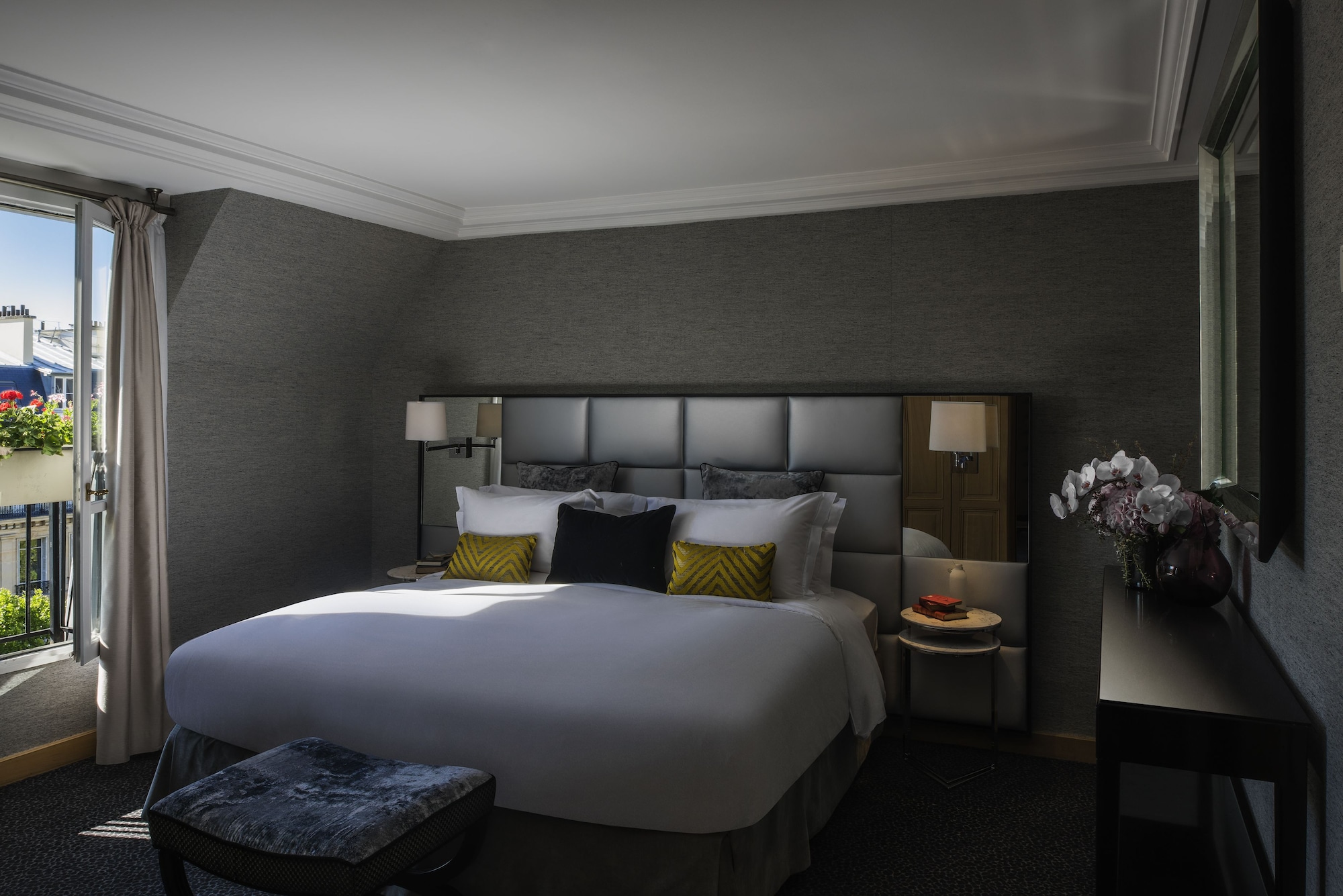 Signature, Tower, Suite, King Bed, Eiffel View