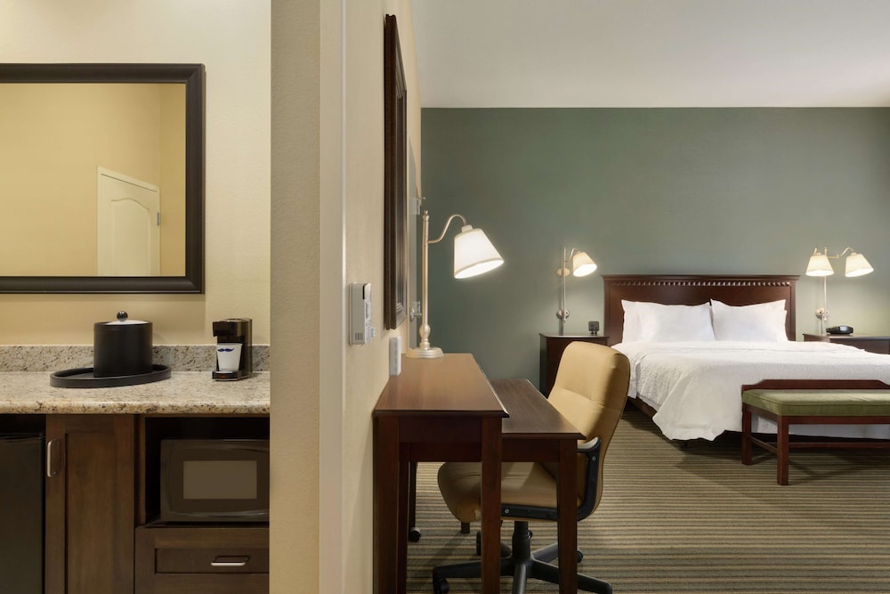 Hampton Inn & Suites Thousand Oaks 29/58