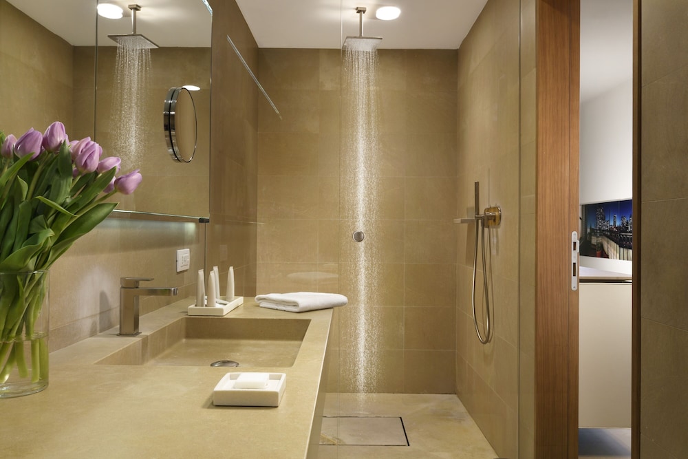 Palazzo Montemartini Rome, A Radisson Collection Hotel 11/77