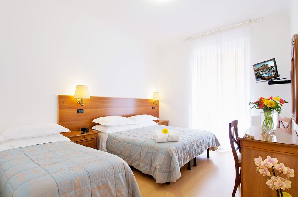 Hotel La Camogliese 11/48