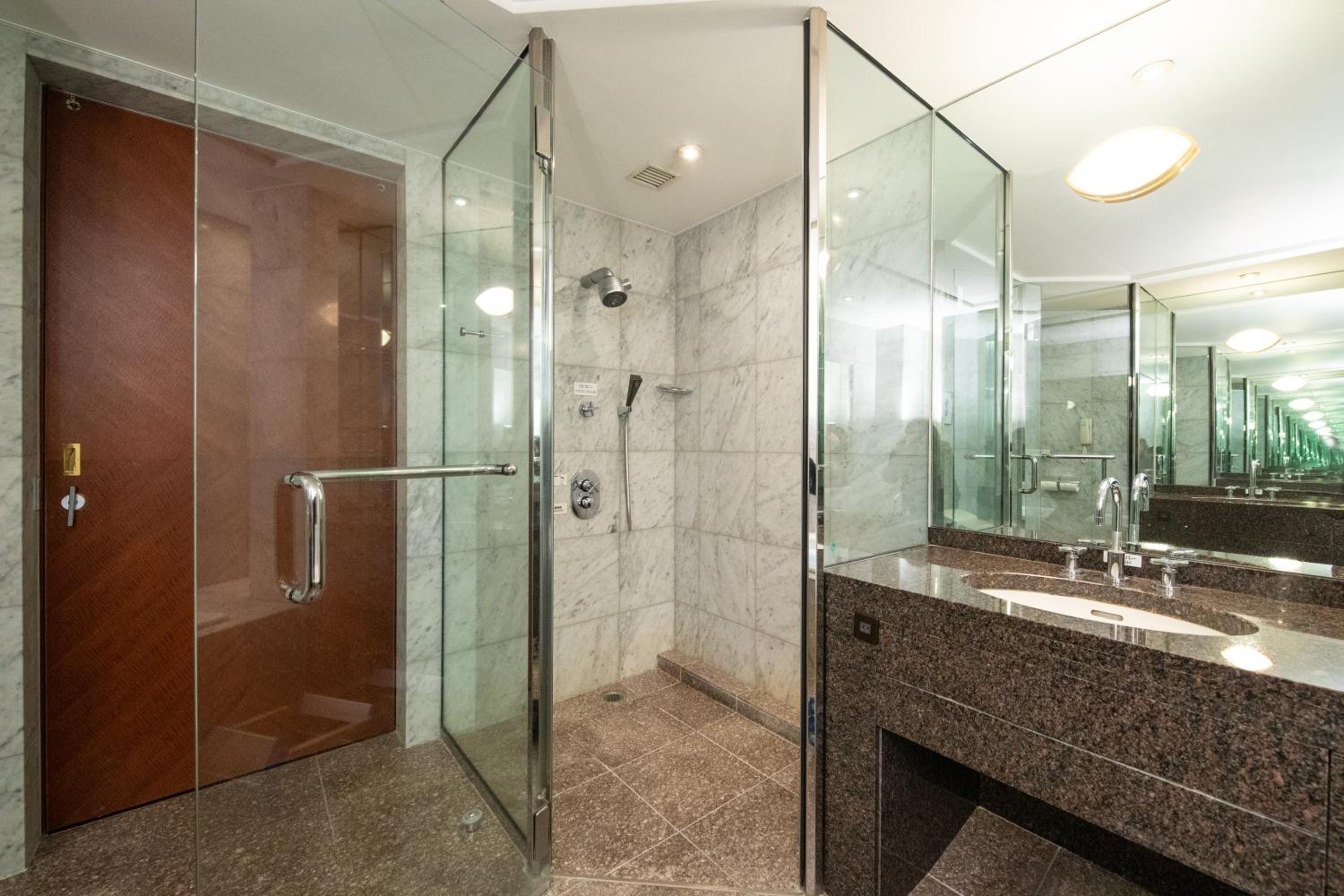 Imperial, Suite، Hotel Nikko Oita Oasis Tower 6/10