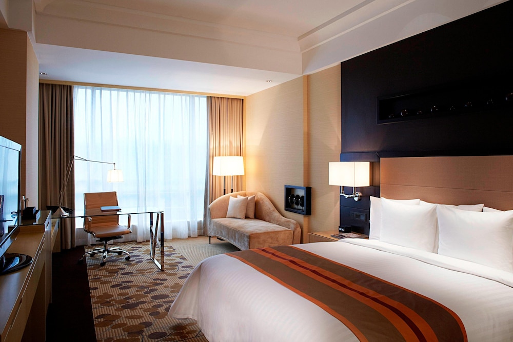 Courtyard By Marriott Shanghai Central 12/39