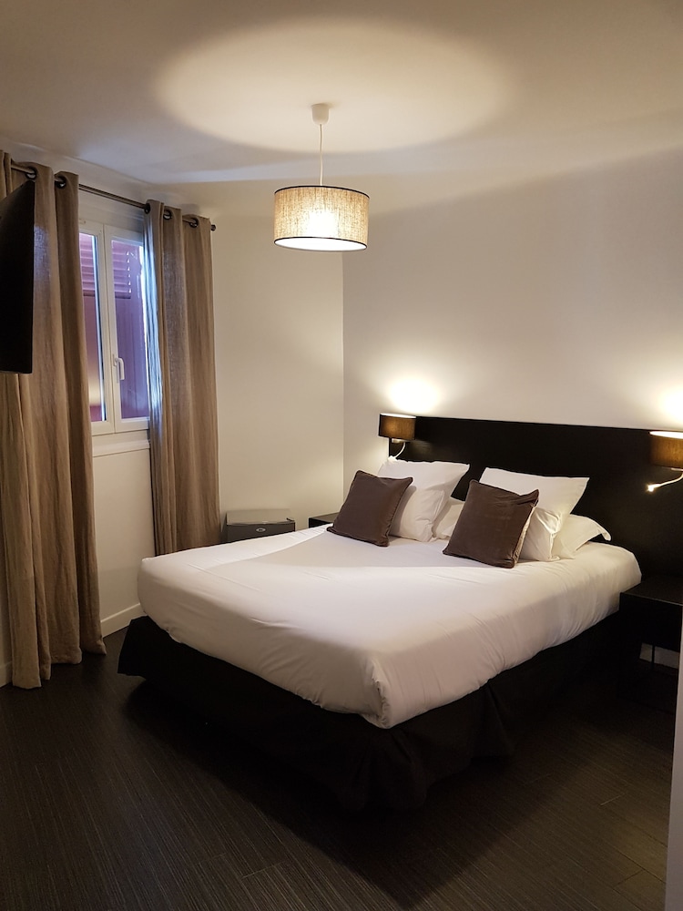 غرفة سوبيريور بسرير مزدوج، Hotel Au Bon Coin 2/5