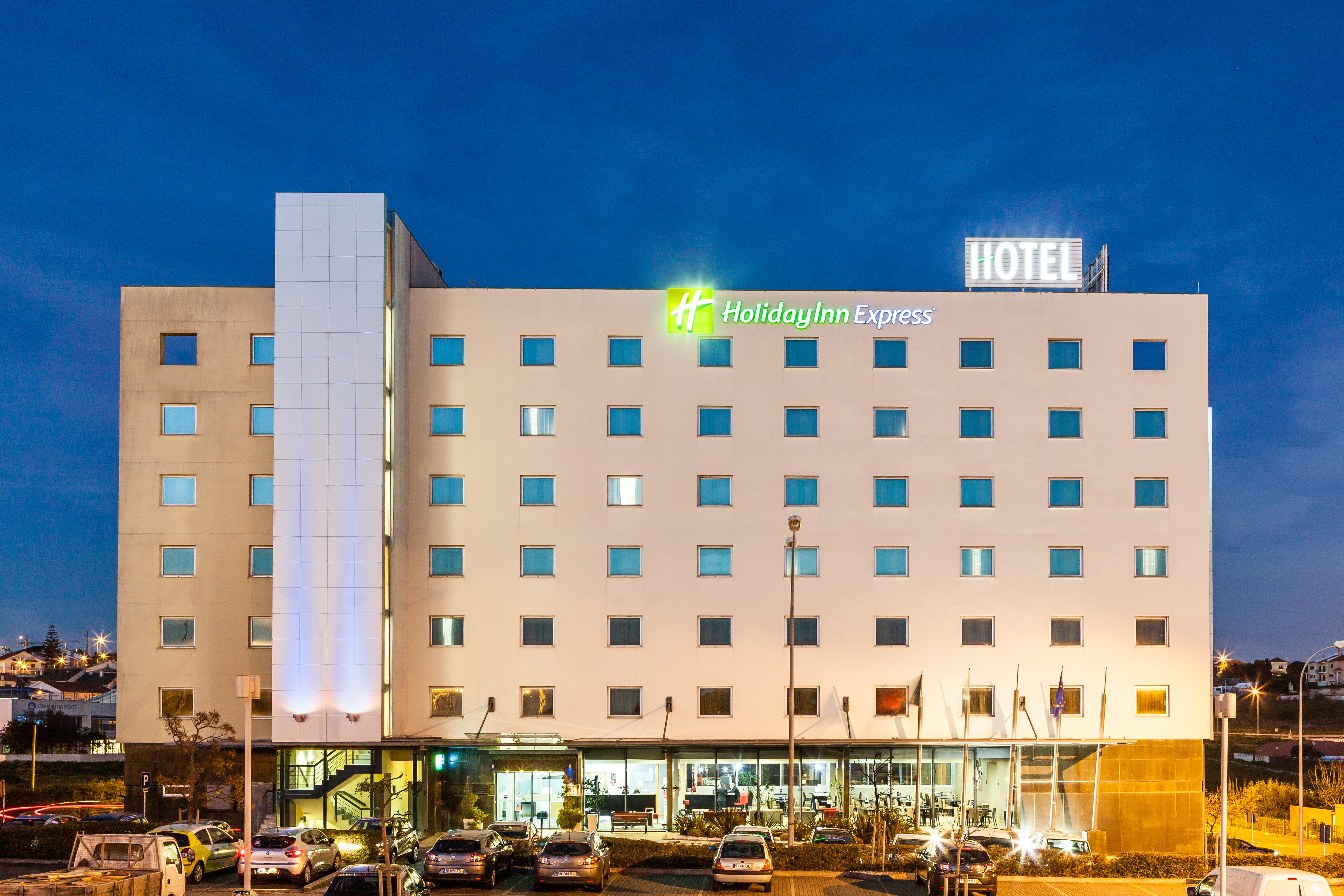 HOLIDAY INN EXPRESS LISBON-OEIRAS 2/40