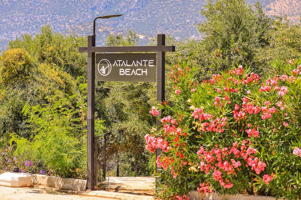Atalante Hotel 3/50