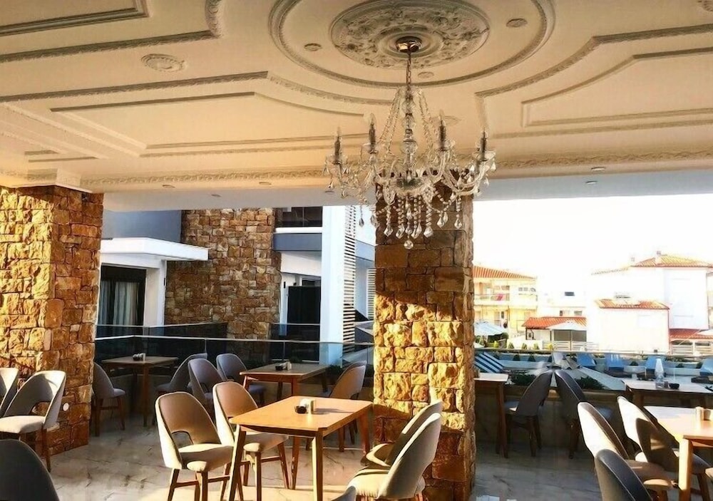 Agnes Deluxe Hotel 30/44