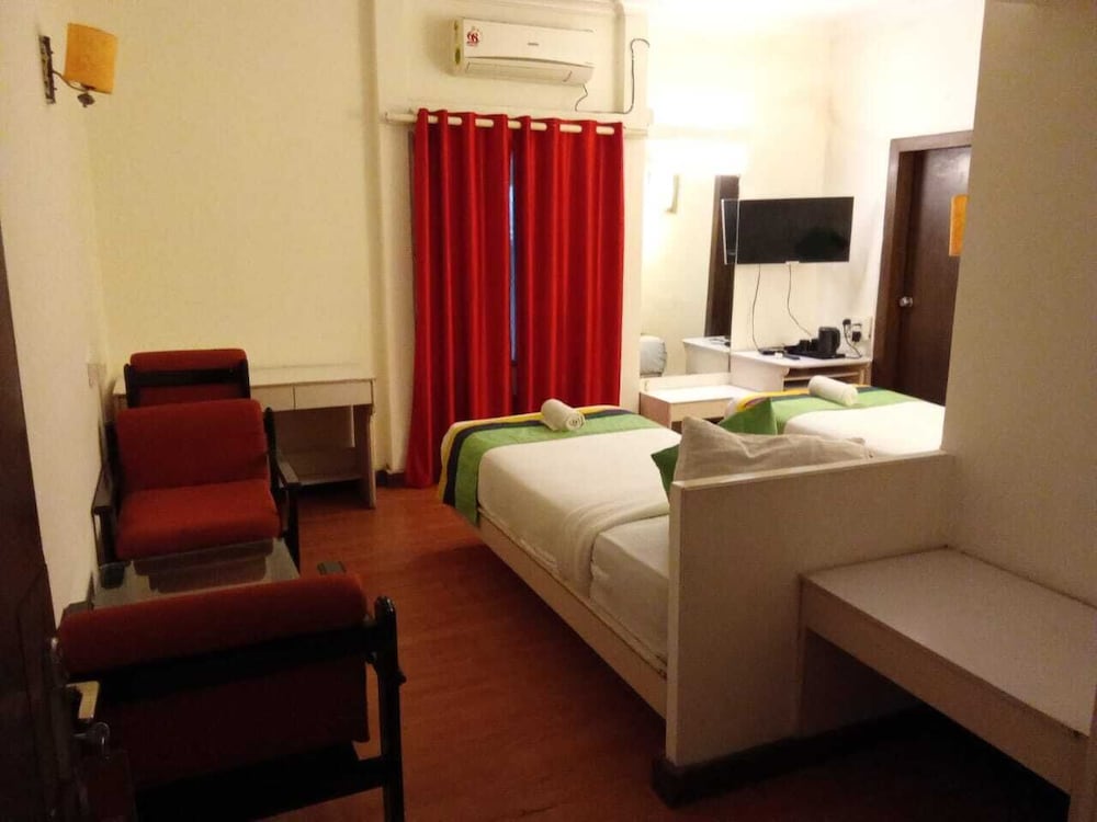 Hotel Crown Ahmedabad 30/43