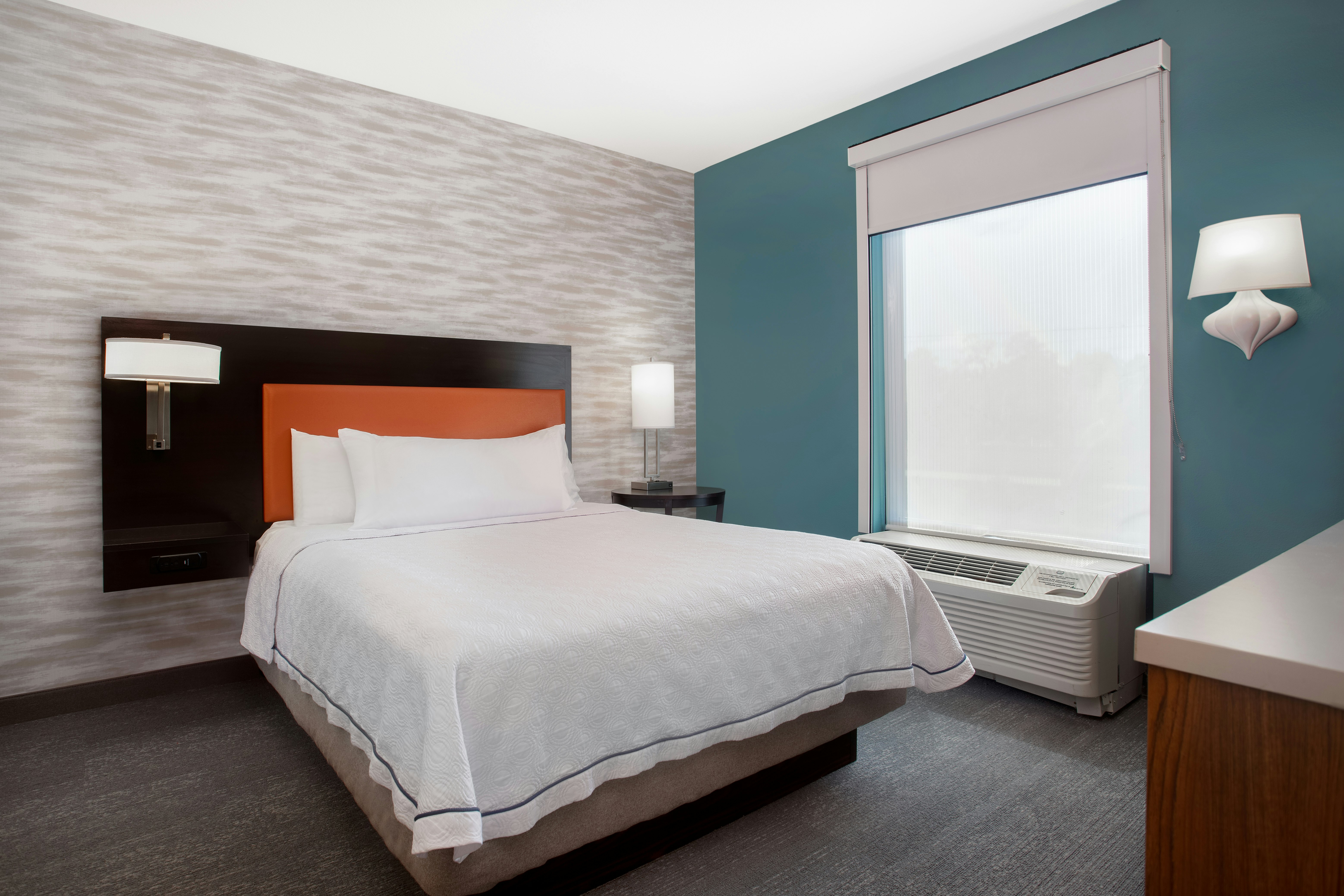 SUITE, QUEEN BED, ACCESSIBLE
