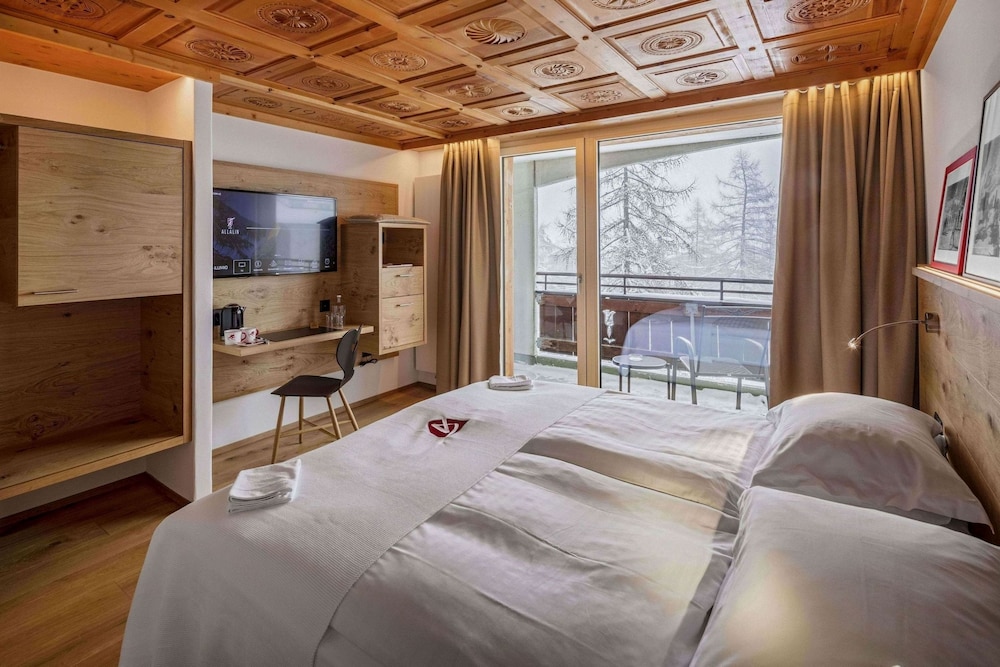 BASIC, TWIN BEDS