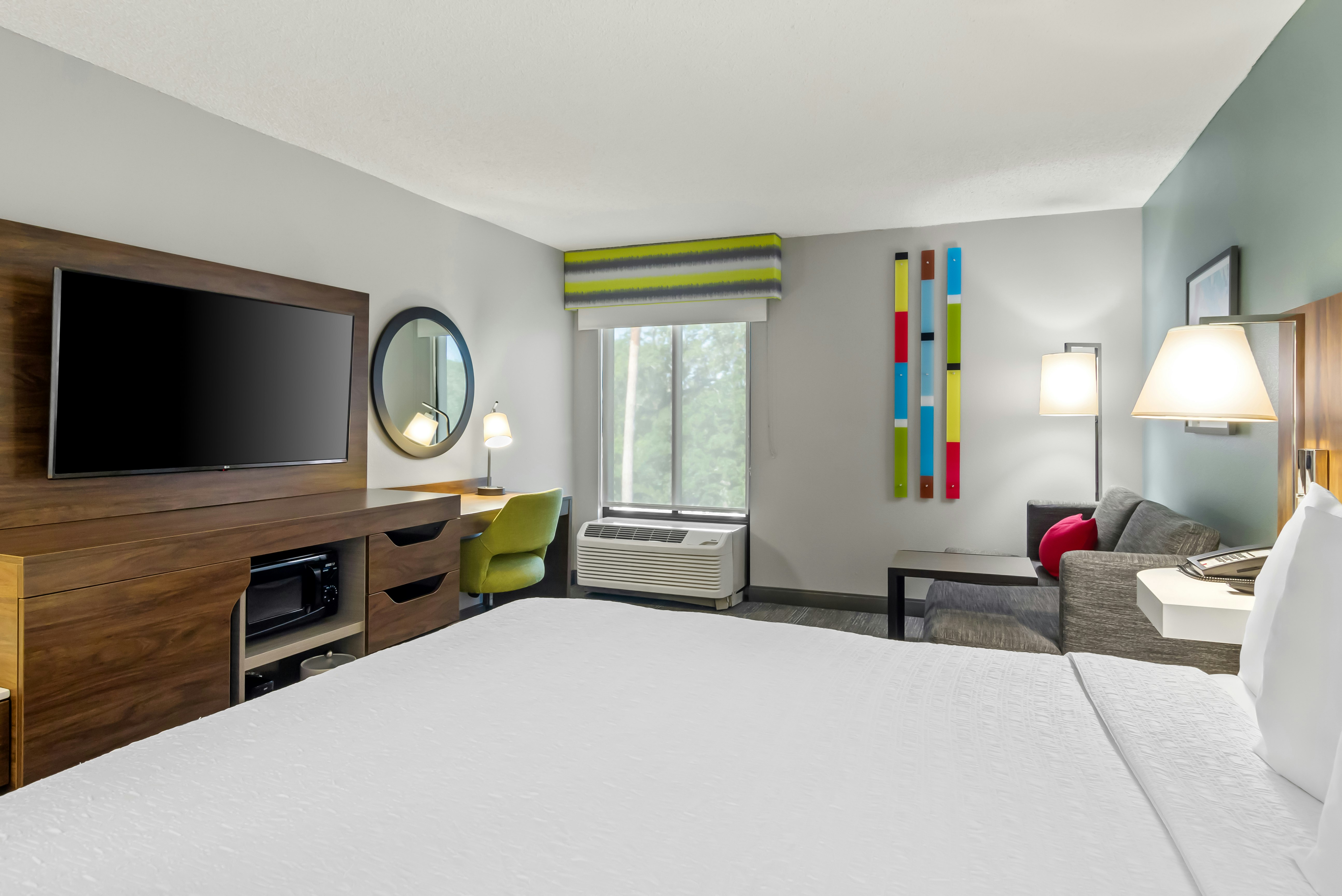 Study, King Bed, Sofa، Hampton Inn Jacksonville Ponte Vedra Beach Mayo Clinic Area 3/5