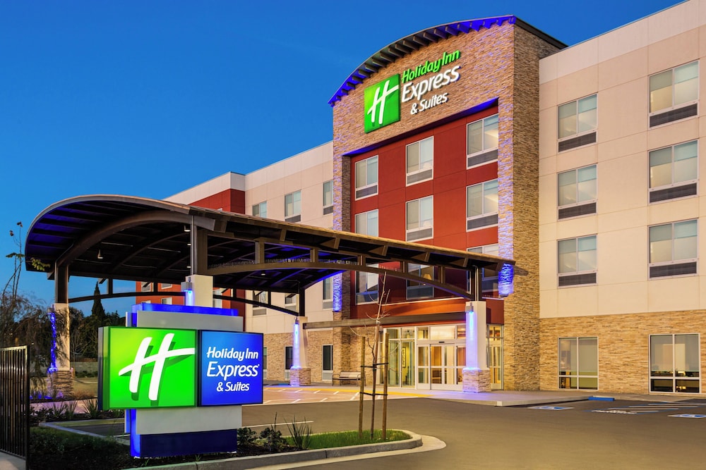 Holiday Inn Express & Suites Hayward - Castro Valley image
