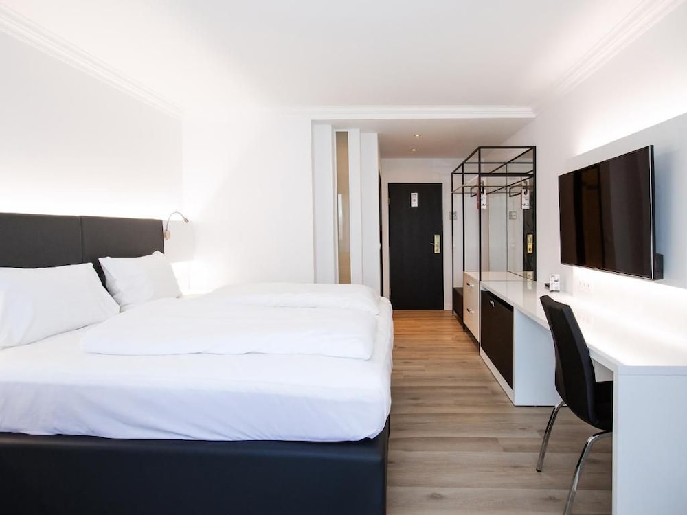 DORMERO Hotel Meerbusch 4/23
