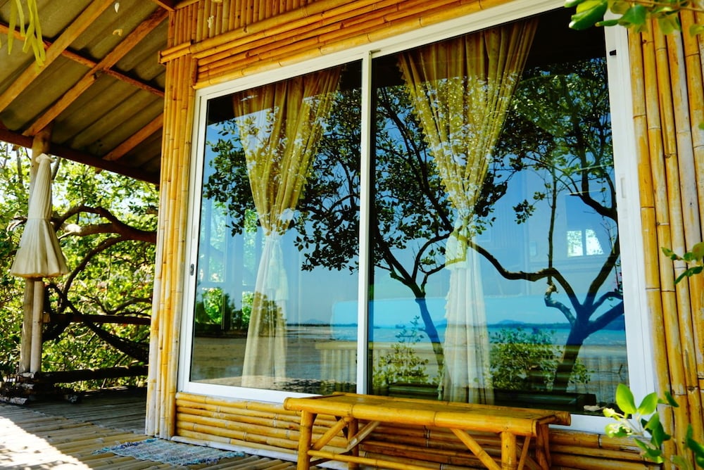 Deep House Seaview 30/55