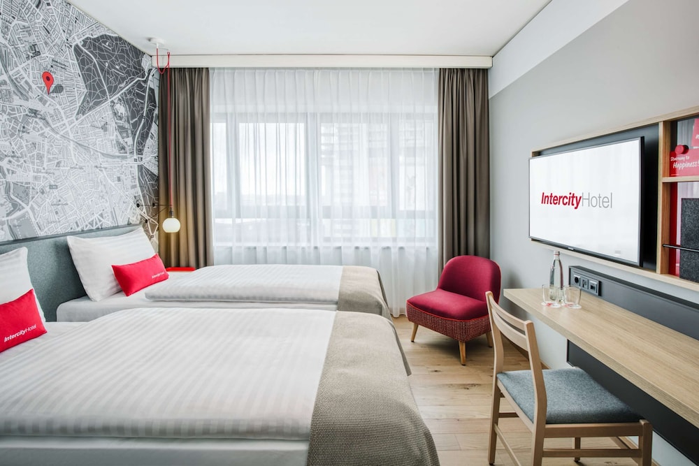 BUSINESS, TWIN BEDS