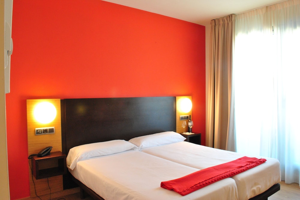 Maritimo Ris Hotel and Apartments 28/73