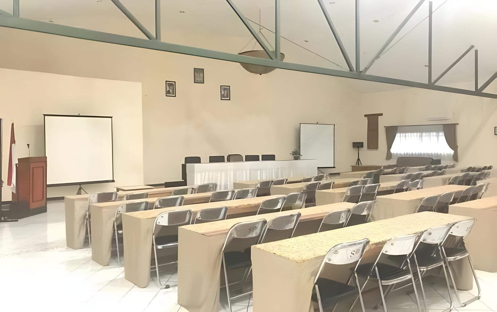 Hotel Augusta Bandung 16/18